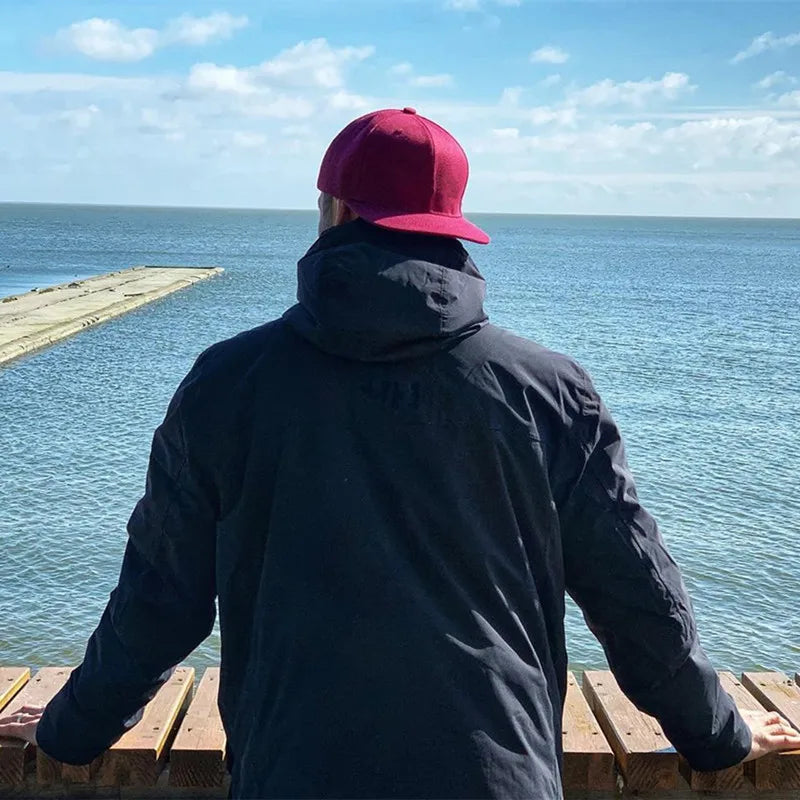 Snapback-keps™ – Klasyk, który pasuje do wszystkiego