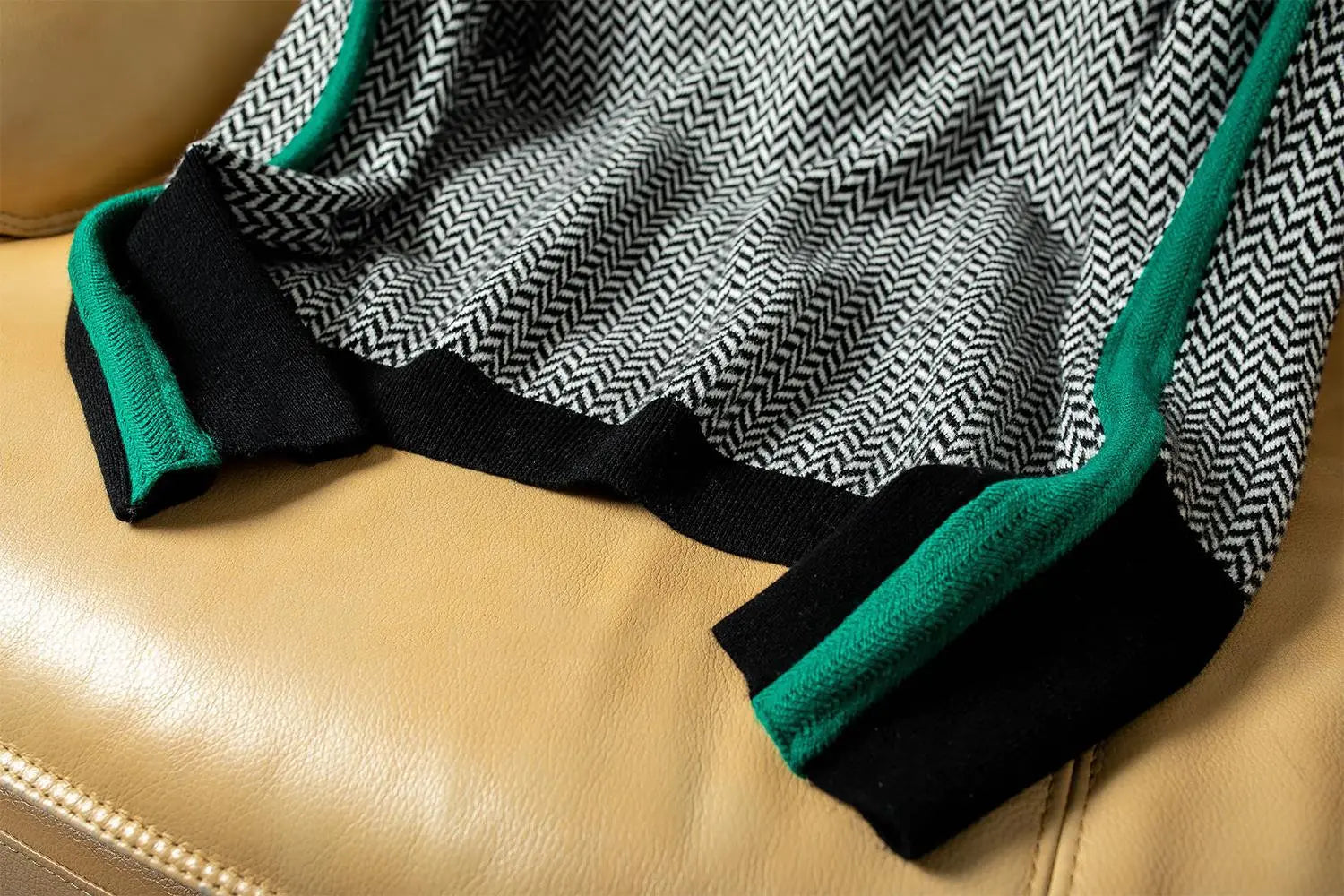 Emma | Pasiasty sweter