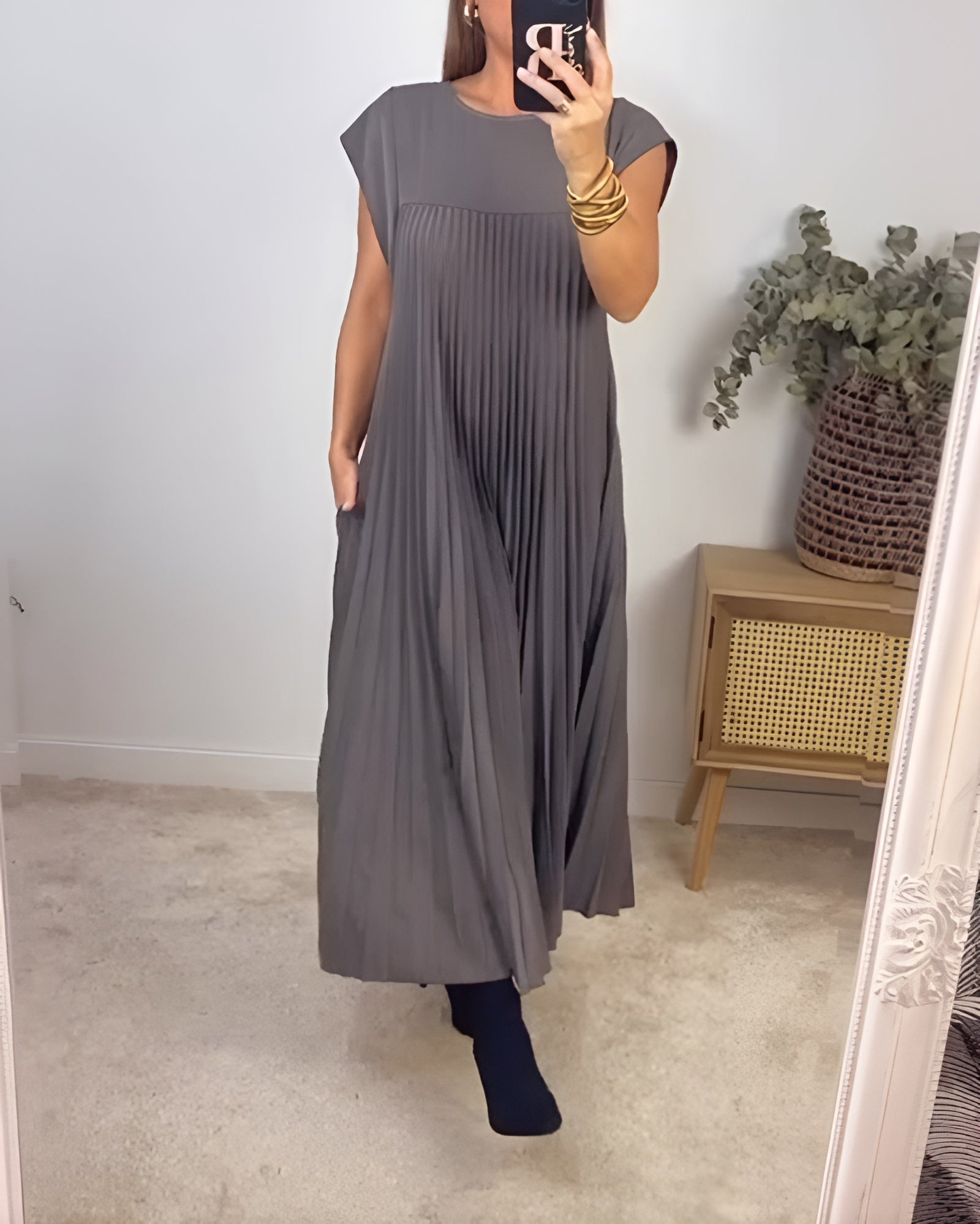 Simone | Lekka i elegancka sukienka plisowana